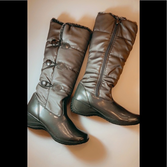 Khombu Shoes - NWT Khombu Snow Boot